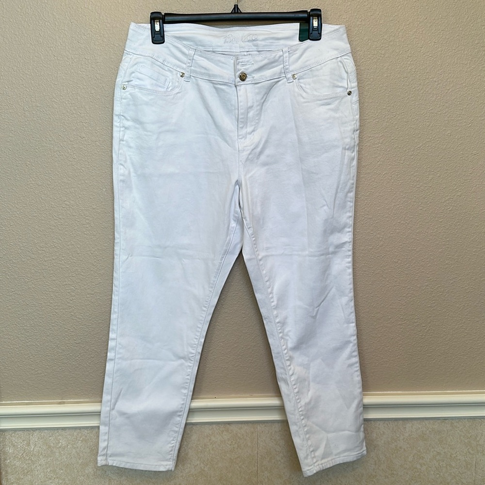 NEW Bamboo women’s plus basic white jeans size 20